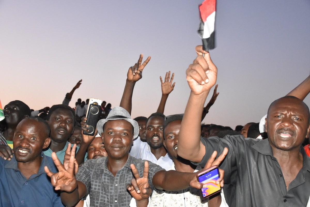 Pemimpin Protes Sudan Batalkan Pembicaraan dengan Militer Menyusul 'Pembantaian' Anak Sekolah